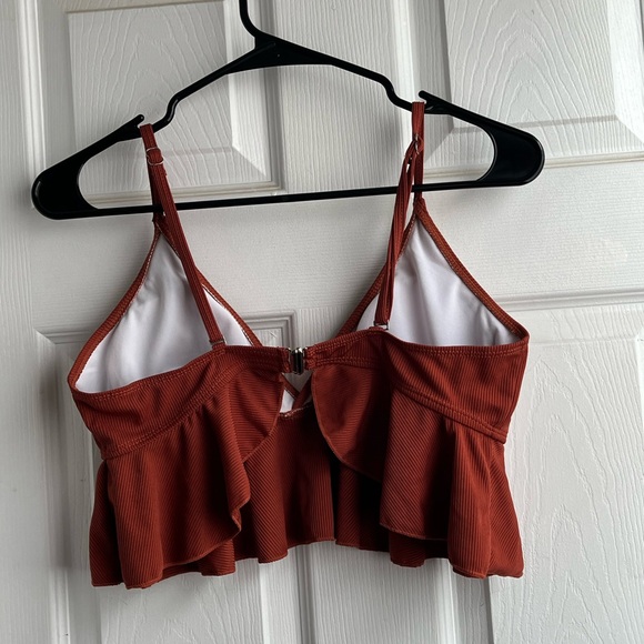 NWOT Ruffled Bikini Top - Picture 2 of 3